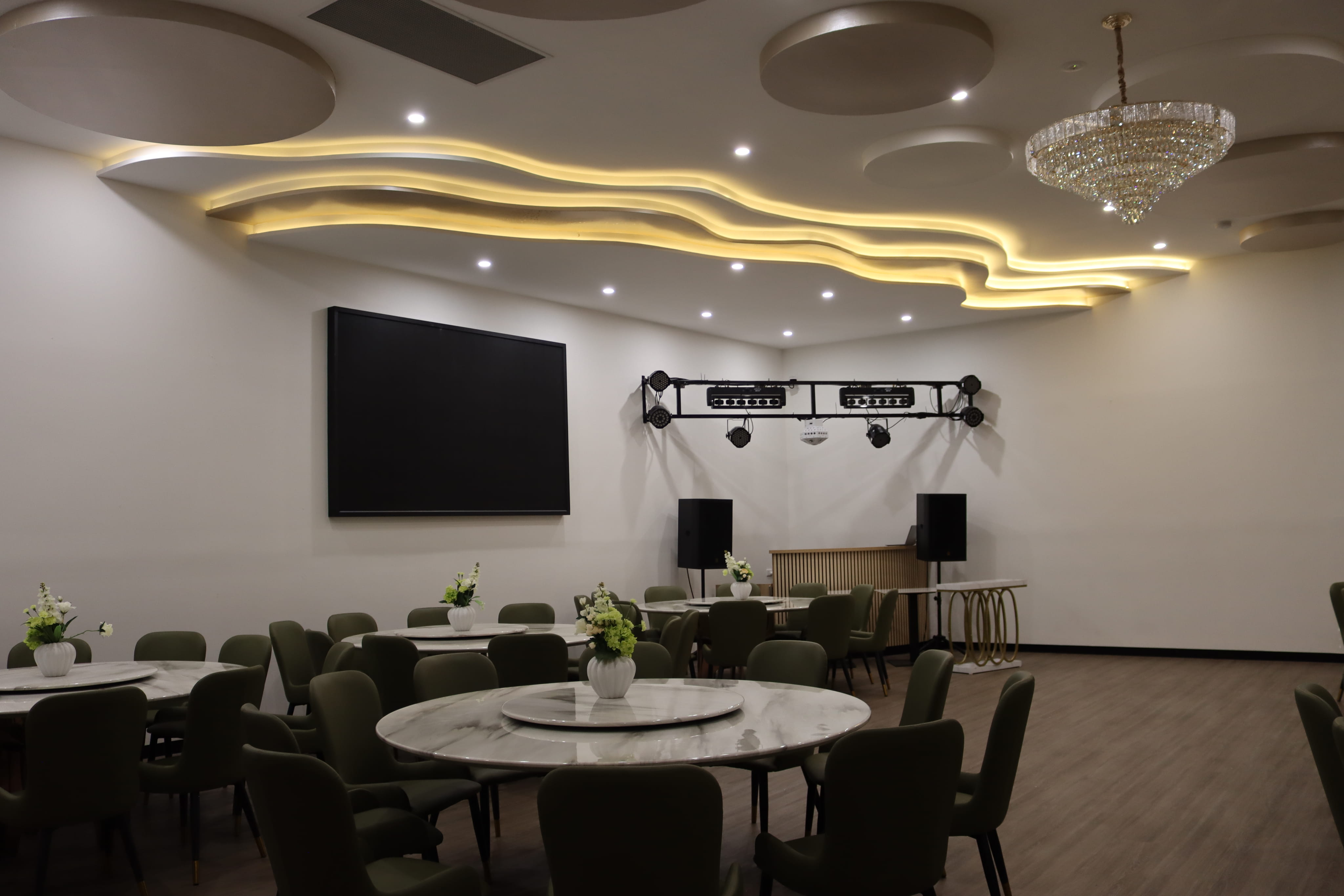 VR Theme Park - Timeless Celebrations